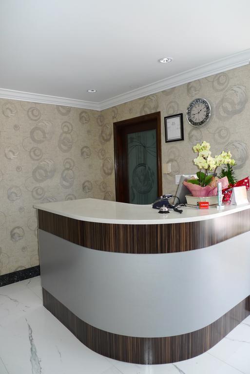 The Deluxe Hotel Ванкувър Екстериор снимка