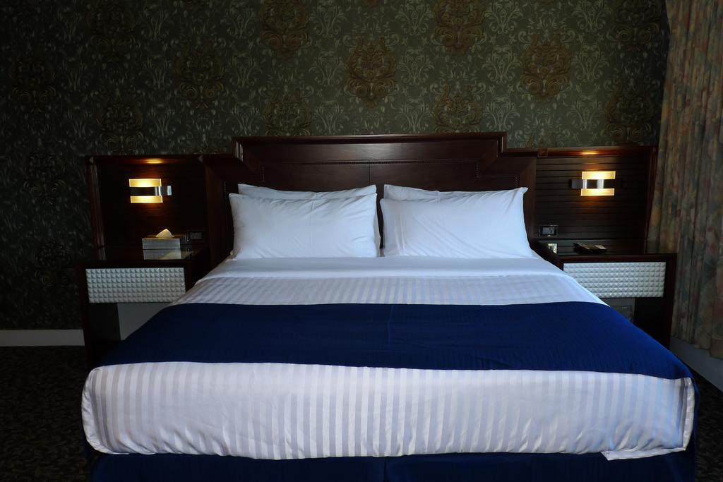 The Deluxe Hotel Ванкувър Стая снимка